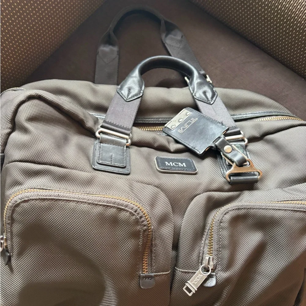 Tumi spacious duffel